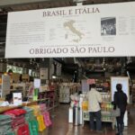 イタリア移民と受け入れたブラジルを顕彰する入口のパネル