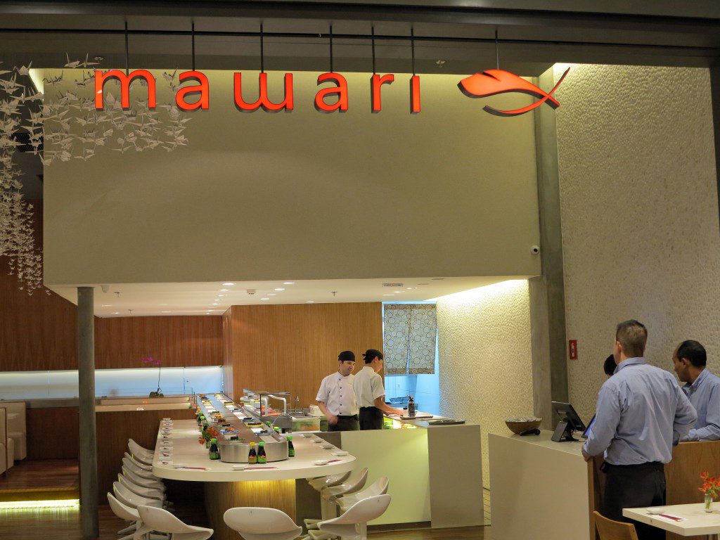 日本で回転寿司といえば「安くてうまい」とのイメージだが、ブラジルでは高級ショッピングセンターの富裕層向け