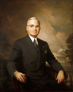 原爆投下を決断したトルーマン大統領（By Greta Kempton (Harry S. Truman Library) [Public domain], via Wikimedia Commons）