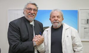 罷免されたルーゴ元パラグァイ大統領とルーラ前大統領（Foto: Ricardo Stuckert/Instituto Lula）