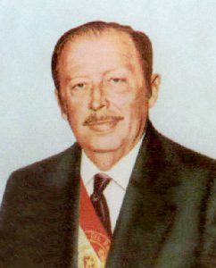 35年間に渡りパラグァイ大統領を務め、独裁者として君臨したアルフレド・ストロエスネル（[Public domain], via Wikimedia Commons）
