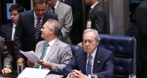レヴァンドウスキー最高裁長官と上議たち（Lula Marques/AGPT）