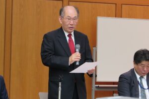 講演する海外日系人協会の田中克之理事長（昨年10月の海外日系人大会で撮影）