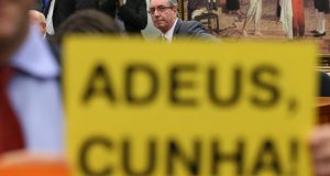 ７月、下院憲政委員会から罷免支持の判断を出された際のクーニャ氏（Lula Marques/AGPT）