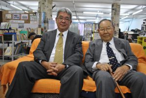 鈴木副理事長（左）と近沢理事長