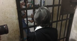 ペルナミリン市の刑務所を視察するカルメン・ルシア最高裁長官（Juiz Paulo Tamburini/CNJ）