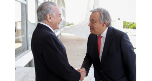 グテーレス次期国連事務総長（右）会談したテメル大統領（左）（Beto Barata/PR）