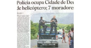 シダーデ・デ・デウス内に展開した軍警の様子を報じる２１日付エスタード紙