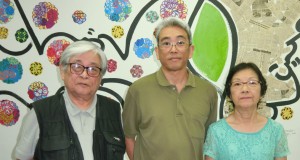 （左から）近藤敏さん、直人さん、奥田さん