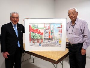 作品を挟んで左が森口さん、右が砂古さん