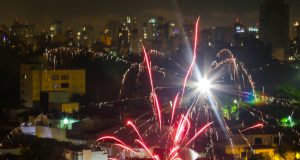 サンパウロのリヴェイロンの街中での花火（Paulo Pinto/Fotos Públicas）