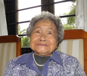 独自の薬レシピを教えてくれた浦田さん（１００歳）