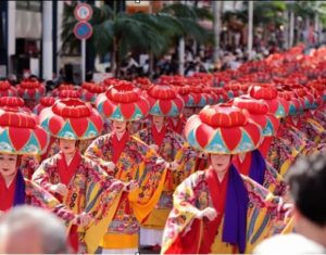 沖縄伝統舞踊のパレードの様子（毛利さん提供）