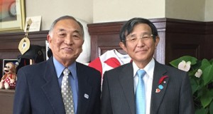 仁坂知事（右）と面会した谷口会長