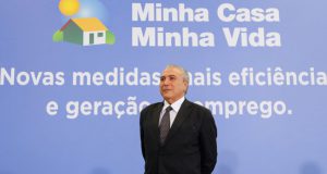 ミーニャ・カーザ・ミーニャ・ヴィーダ申し込み者の所得上限の拡大を発表したテメル大統領（Beto Barata/PR）