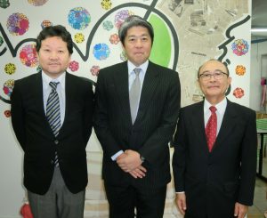 （左から）大久保副会頭、平田事務局長、小池選任理事
