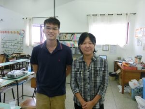 (左から)日本留学を目指す袴田さんと中村さん