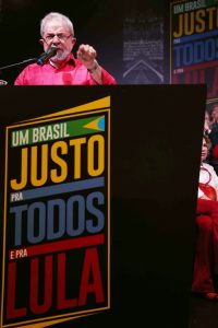 「全ての民とルーラのための正しいブラジル」キャンペーンでのルーラ元大統領（Filipe Araújo、10/11/2016）