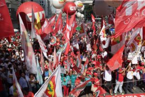 ５月１日、労働者の日のパウリスタ大通りデモの様子（Foto: Paulo Pinto / AGPT）