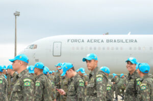 ハイチに向かったブラジル軍兵士たち（Tereza Sobreira）