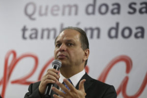 世界献血者デー記念イベント出席時のリカルド・バロス保健相（José Cruz/Agência Brasil）