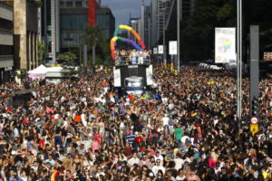 １８日のゲイ・パレードより（Cesar Itiberê/Fotos Públicas）