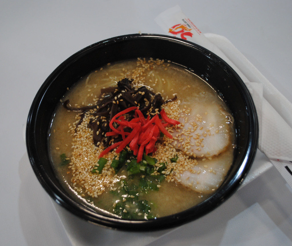 福岡県人会「博多ラーメン」は本格豚骨スープ