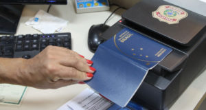 パスポート発行中断から１６日、ようやく追加予算が認められた（参考画像 - Toninho Tavares/Agencia Brasilia）