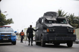 リオ市の東隣、ニテロイ市に展開する軍警の部隊（Tânia Rêgo/Agência Brasil）