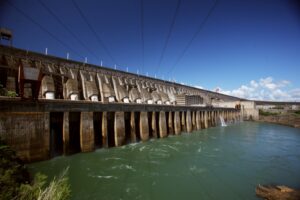 ブラジル最大の水力発電所イタイプダム（Itaipu Binacional）