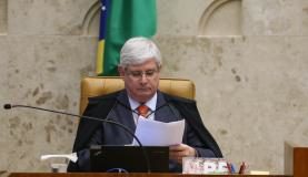 退任前にＰＭＤＢ下議達の起訴もと考えるジャノー長官（José Cruz/Arquivo/Agência Brasil）