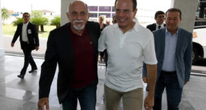 ８日、パラー州でのキャンペーンでのドリア市長（中央右）（CRISTINO MARTINS/AG. PARÁ）