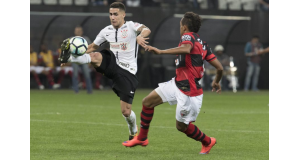軽率な行為で２試合の出場停止となったガブリエル（左）（Daniel Augusto Jr./Ag. Corinthians）