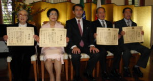 鈴木さん、石井恵子さん、野口総領事、石川さん、川合さん