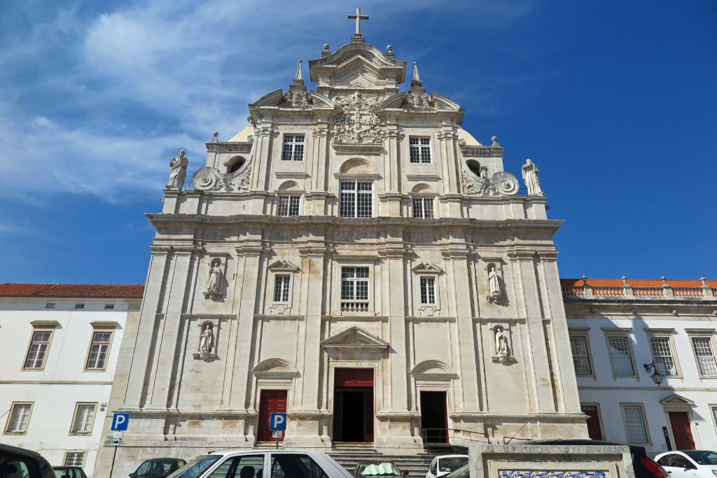 セ・ノヴァ大聖堂（Se Nova Catedral de Coimbra）の正面
