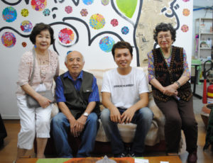 （左から）吉加江さん、竹下会長、戸切さん、高橋さん