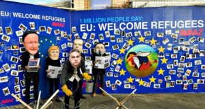 １５年に発生した欧州難民危機で、各国政府に難民受け入れを求める人々が起こした抗議活動（Avaaz）