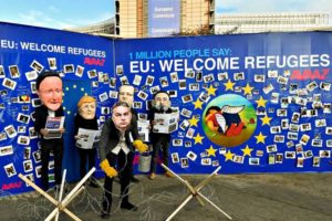 １５年に発生した欧州難民危機で、各国政府に難民受け入れを求める人々が起こした抗議活動（Avaaz）
