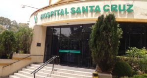 サンタクルス病院入口