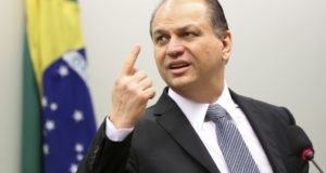 リカルド・バロス保健相（Marcelo Camargo/Agência Brasil）