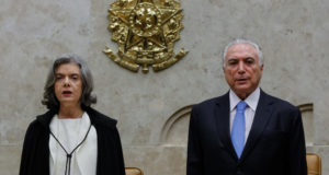 最高裁開廷式でのカルメン最高裁長官（左）とテメル大統領（右）（Marcos Corrêa/PR）