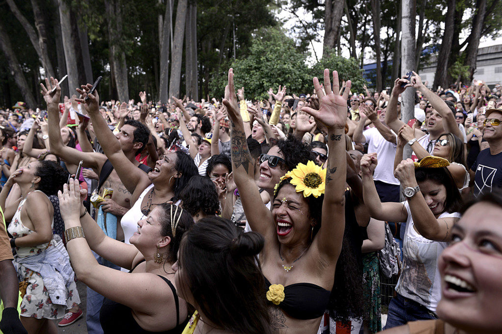 サンパウロ市のカーニバルは初日から大盛り上がりだったが…（Eduardo Ogata/Secom）