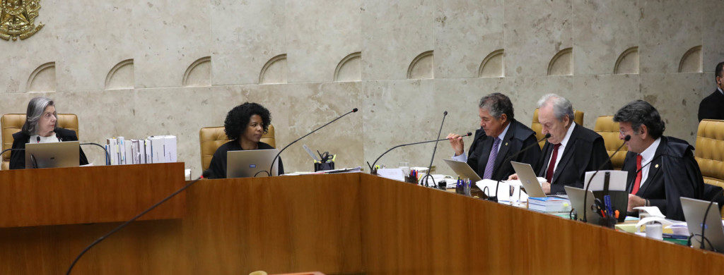 ルーラの人身保護令に関して話し合う最高裁判事ら（Foto Lula Marques/Lideranca do PT na Camara）