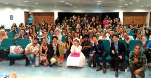 ブラジリア大学での講演後、全員で記念撮影【日本国大使館提供写真】