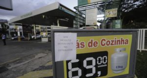 枯渇するガソリン・スタンド（Fabio Rodrigues Pozzebom/Agência Brasil）