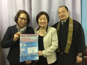 来社した児島ヤエコさん、西村会長、安中マルコ隆曙開教師