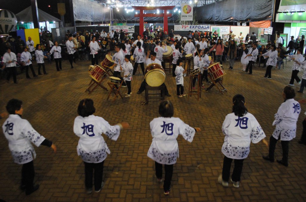 品評会で行われた盆踊りの様子