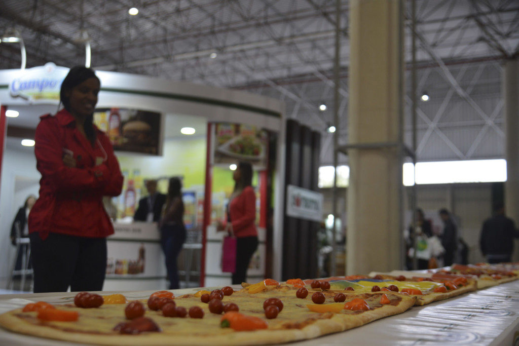 エクスポ・ピッツァリアに出品された４０メートルのピッツァ（Rovena Rosa/Agencia Brasil）