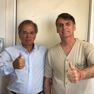 ２３日、ゲデス氏（左）とボルソナロ氏（@jairbolsonaro）