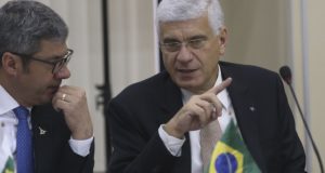 ジョルジ・ラシジ国税庁長官（右・Antonio Cruz / Agencia Brasil）